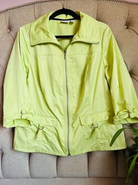 🍋 🍋‍🟩 Chico’s yellow green windbreaker size 2 medium